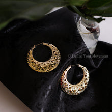 Load image into Gallery viewer, Gold Hoops - Swirled and Chunky - 3.5 Inches
