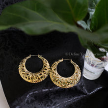 Load image into Gallery viewer, Gold Hoops - Swirled and Chunky - 3.5 Inches
