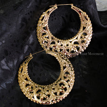 Load image into Gallery viewer, Gold Hoops - Swirled and Chunky - 3.5 Inches
