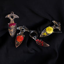 Load image into Gallery viewer, Floral Resin Keychains - Daisy Dagger - DEFECTED
